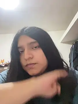 petitelatino online show from July 2026 06:08:02 AM
