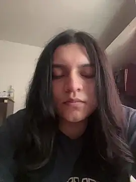 petitelatino online show from July 2026 09:39:01 PM