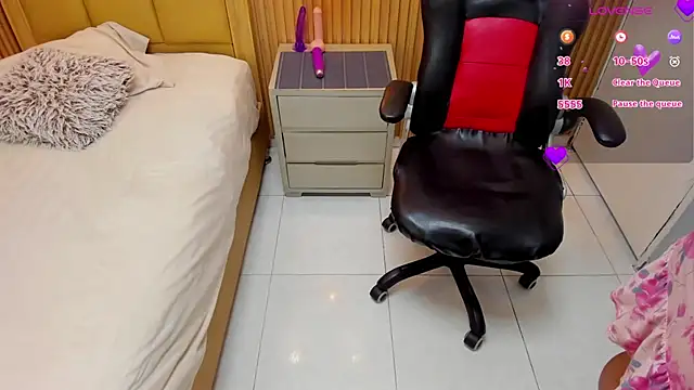 JULIETACARSON online show from July 2026 07:42:02 PM