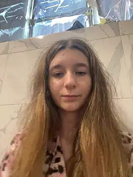 Snapshot of Valeria-mis chatting on July 2026 04:03:02 PM Valeria-mis online show from July 2026 04:03:02 PM