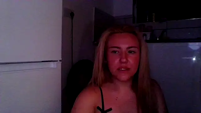 MaddyCherryX online show from July 2026 11:22:01 PM