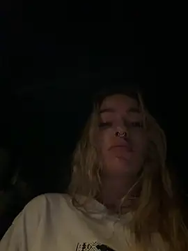 lunavelveett online show from July 2026 02:05:17 AM