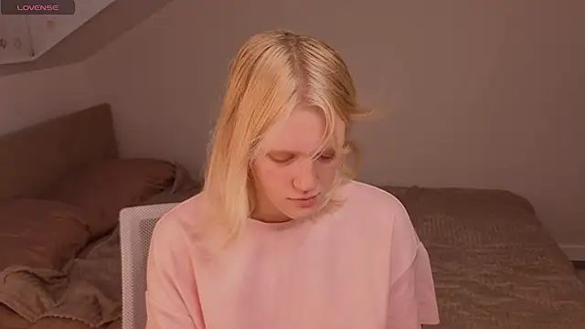 Lilly Jhonass online show from July 2026 01:09:02 AM