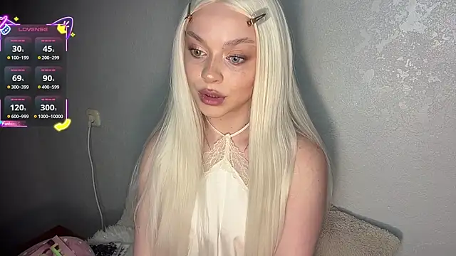 ElsaJeanX online show from July 2026 11:28:01 AM