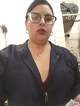 YINNA  24 online show from July 2026 01:28:01 PM