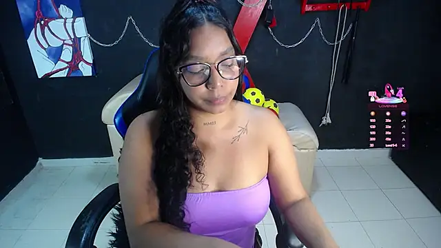 AlanaRoseeX online show from July 2026 07:07:02 PM