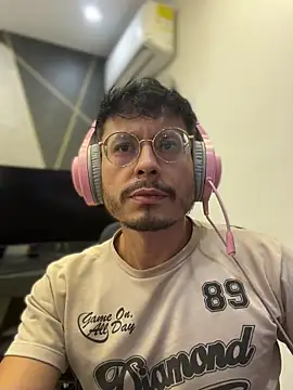 andrewlopezz online show from July 2026 08:35:02 PM