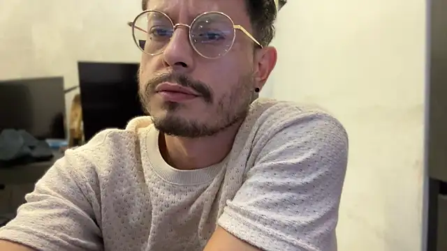 andrewlopezz online show from July 2026 09:42:02 PM