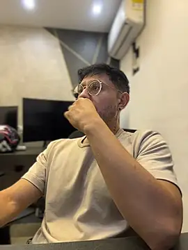 andrewlopezz online show from July 2026 11:25:01 PM