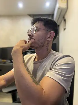 andrewlopezz online show from July 2026 11:56:01 PM