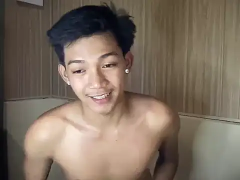 YourcumBoy77 online show from July 2026 12:31:02 PM