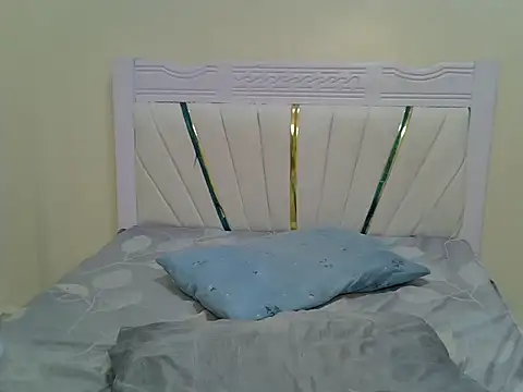 PetiteNoirrr online show from July 2026 02:50:01 AM