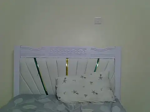 PetiteNoirrr online show from July 2026 02:56:02 PM