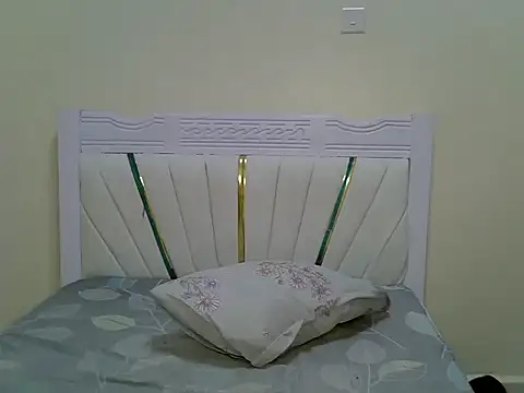 PetiteNoirrr online show from July 2026 02:47:02 AM