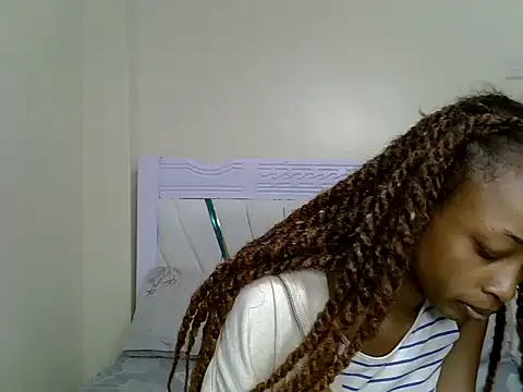 PetiteNoirrr online show from July 2026 02:04:02 PM