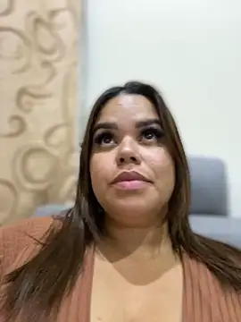 Snapshot of AliceStarshine chatting on February 2025 01:22:01 AM AliceStarshine online show from February 2025 01:22:01 AM