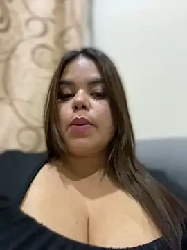 Snapshot of AliceStarshine chatting on February 2025 01:21:01 AM AliceStarshine online show from February 2025 01:21:01 AM