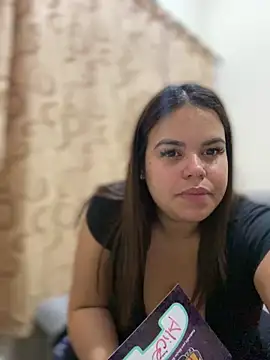 Snapshot of AliceStarshine chatting on February 2025 11:37:02 PM AliceStarshine online show from February 2025 11:37:02 PM