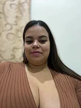 Snapshot of AliceStarshine chatting on February 2025 02:06:02 AM AliceStarshine online show from February 2025 02:06:02 AM