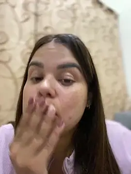 Snapshot of AliceStarshine chatting on March 2025 12:43:01 AM AliceStarshine online show from March 2025 12:43:01 AM