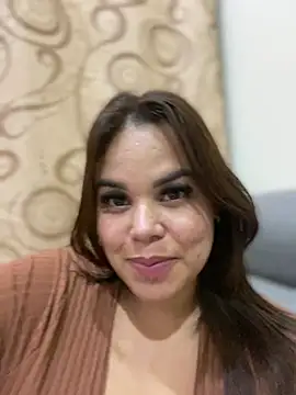 Snapshot of AliceStarshine chatting on March 2025 01:20:02 AM AliceStarshine online show from March 2025 01:20:02 AM