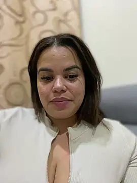 Snapshot of AliceStarshine chatting on March 2025 02:50:01 AM AliceStarshine online show from March 2025 02:50:01 AM