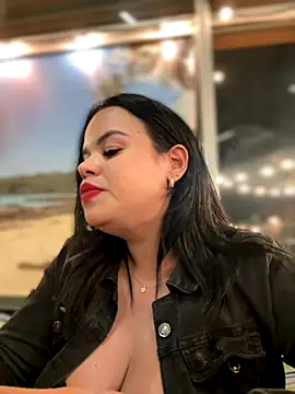 Snapshot of AliceStarshine chatting on October 2025 02:18:01 AM AliceStarshine online show from October 2025 02:18:01 AM