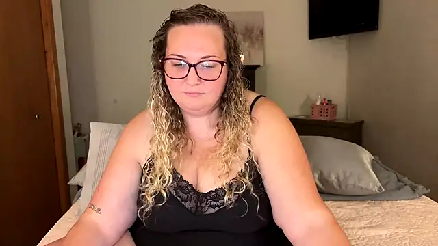 LivYourFantasy online show from July 2026 03:47:02 AM