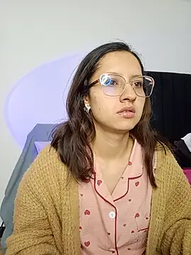 JustVeroo online show from July 2026 05:12:02 AM