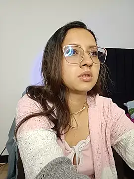 JustVeroo online show from July 2026 05:46:02 AM