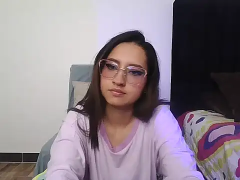 JustVeroo online show from July 2026 03:37:01 AM