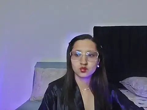 JustVeroo online show from July 2026 01:12:01 AM