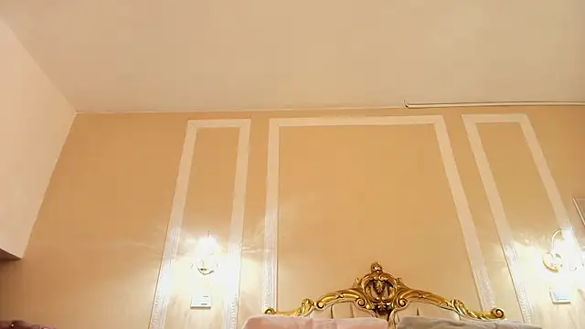 AuroraRenard online show from July 2026 11:23:02 AM