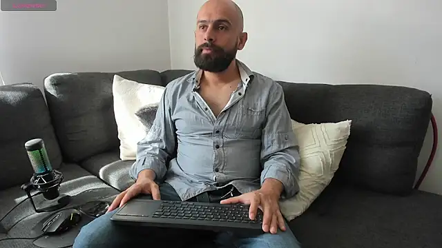ezequiel mobland online show from July 2026 01:17:01 PM