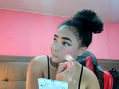 Snapshot of Naomi_Moon_ chatting on July 2026 07:27:01 PM Naomi Moon online show from July 2026 07:27:01 PM