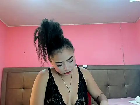 Snapshot of Naomi_Moon_ chatting on July 2026 05:44:01 PM Naomi Moon online show from July 2026 05:44:01 PM