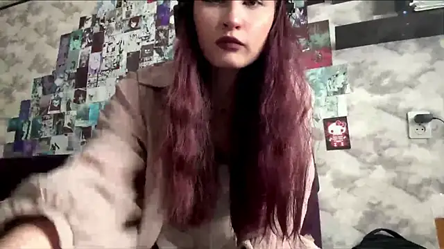Snapshot of SuzanMoote chatting on July 2026 11:02:02 AM SuzanMoote online show from July 2026 11:02:02 AM
