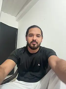 Snapshot of Efren_Fernandez chatting on August 2026 01:31:02 AM Efren Fernandez online show from August 2026 01:31:02 AM