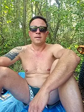 Snapshot of ToyPaar1985 chatting on July 2026 02:54:01 PM ToyPaar1985 online show from July 2026 02:54:01 PM