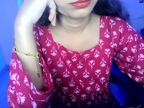 PRIYANKA KHAAN online show from July 2026 07:01:02 PM