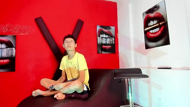 PRETTY LOVERS1 online show from July 2026 01:12:01 AM
