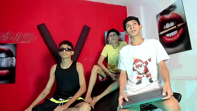 PRETTY LOVERS1 online show from July 2026 01:10:02 AM