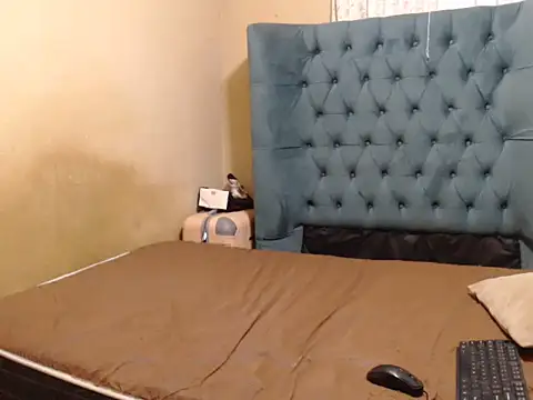 VixenBaddieX online show from July 2026 03:00:02 AM