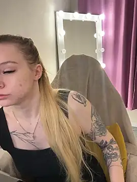 Amy Davesss online show from July 2026 11:18:01 PM