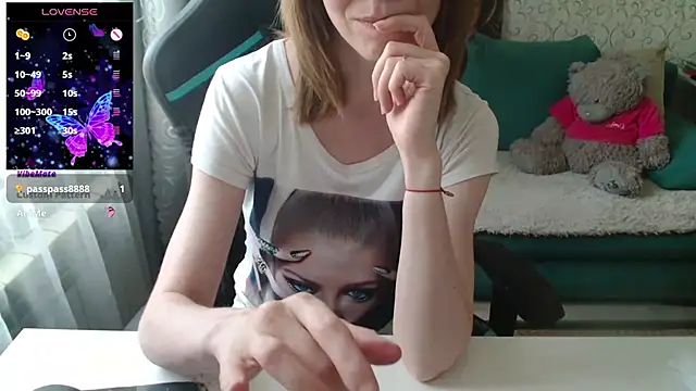 Snapshot of __Alisa__ chatting on July 2026 11:01:02 AM Alisa online show from July 2026 11:01:02 AM