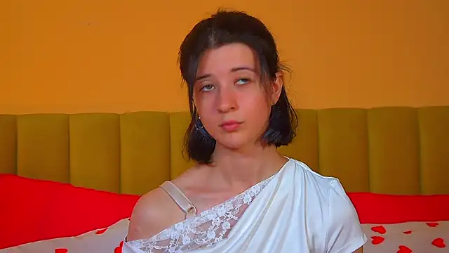 AnneAvelin online show from July 2026 06:26:01 PM