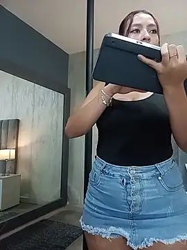 Madisson Smiths online show from July 2026 03:00:02 AM