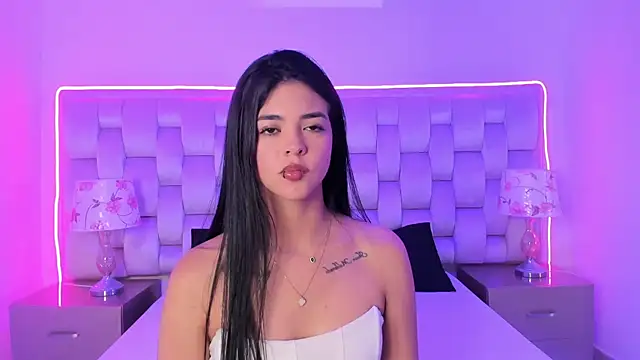 Dollyhappyy online show from July 2026 05:18:02 PM