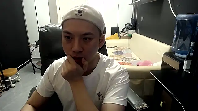 yichen008 online show from July 2026 02:02:01 PM