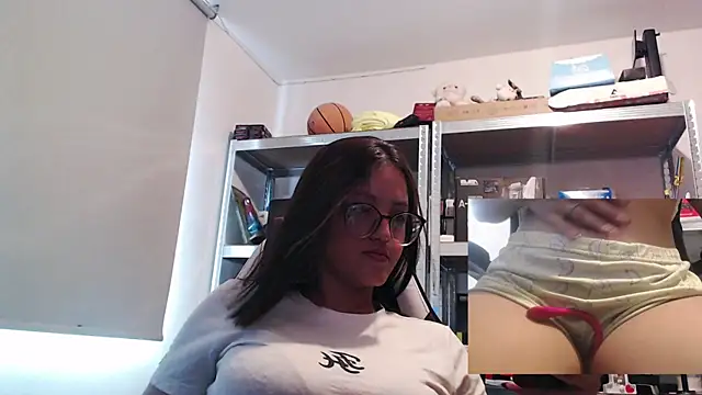 Luna sweetie  online show from July 2026 01:35:02 PM